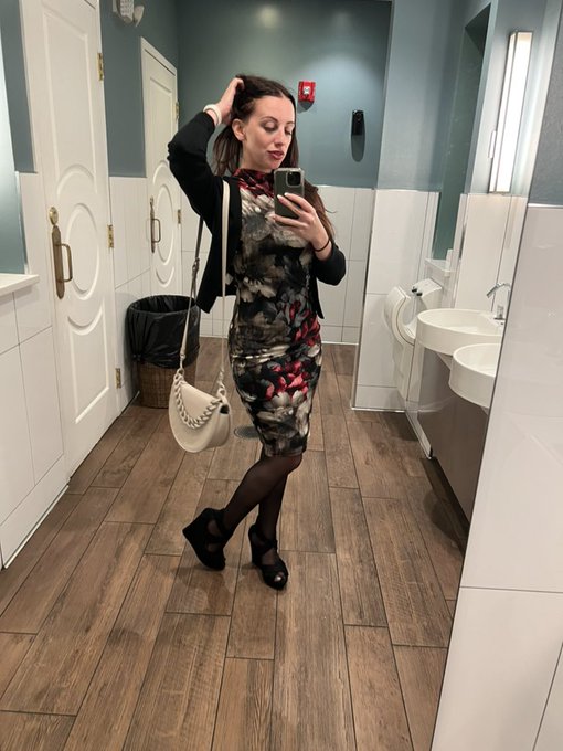 Happy belated Valentine&rsquo;s Day! 💋 https://t.co/6fY9TBnQv4