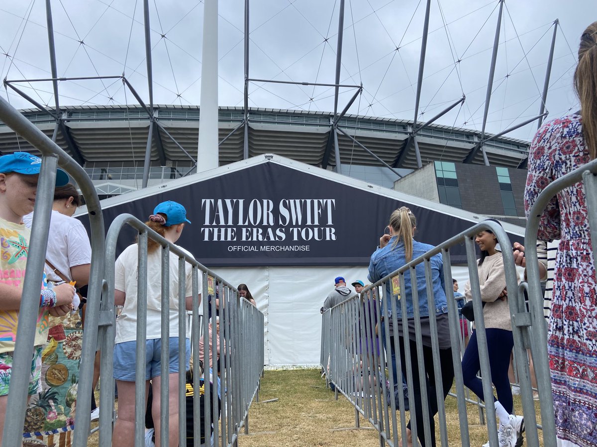 Swifties are making sure they are definitely in style for the #ErasTour kicking off here at the G tonight, the #TaylorSwift merch tents don’t open until midday but queues are already growing