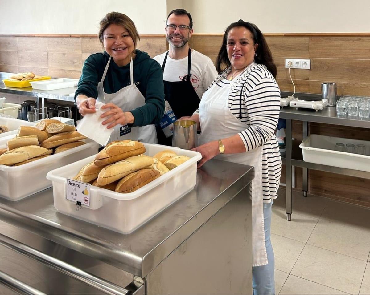 Agradecemos a los voluntarios de Fundación Don Bosco por su compromiso con el Comedor Santo Domingo, su trabajo en nuestro centro y la contribución que ello supone para el funcionamiento de nuestro día a día. <a href="/funddonbosco/">✳️ Fundación Don Bosco</a>