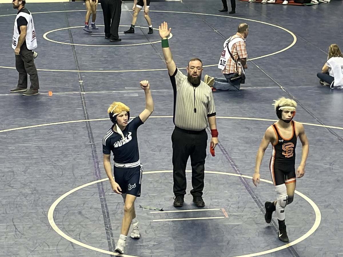 Brady wins with a pin! <a href="/hrhsbulls/">Hickory Ridge Ragin’ Bulls 🤘🏻</a> <a href="/hrhsWrestling/">Hickory Ridge Wrestling</a>