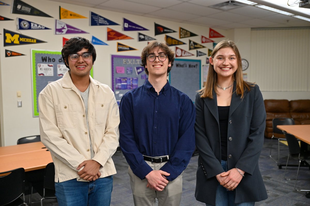 ScottsdaleUSD's tweet photo. Let's give a huge round of applause to our three incredible Flinn Scholarship finalists! They were recognized at this week's board meeting.
We couldn't be prouder of these talented students!
@SaguaroSUSD @ChaparralSUSD #SUSDProud #WorldClassFutureFocused #BecauseKids https://t.co/8YyyFFsZFb