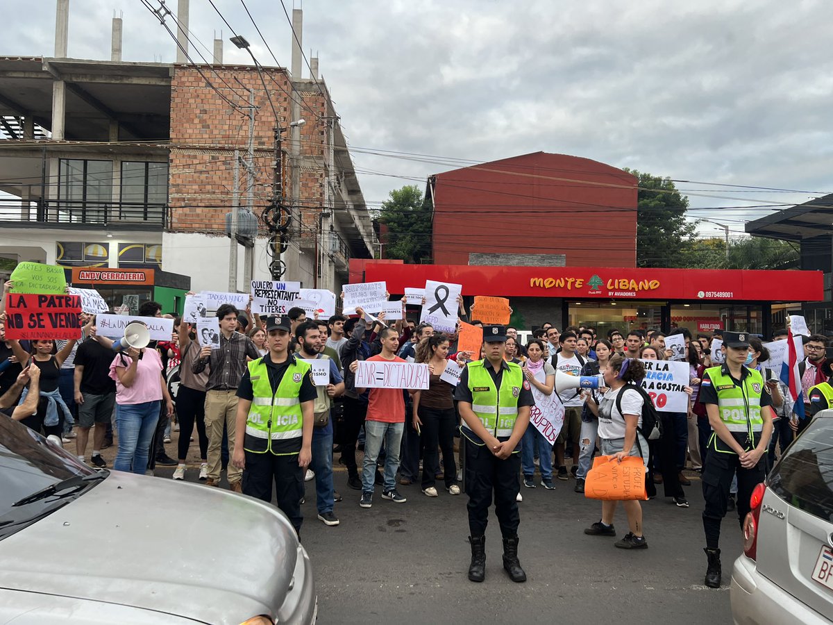 Camila Díaz de Vivar (@camiladvg) on Twitter photo 