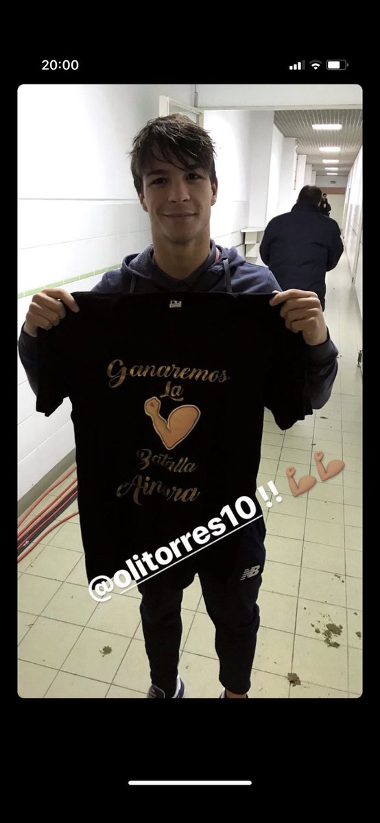 mca_popi's tweet photo. @olitorres10 Óliver eres un crack, dentro y fuera del campo, la familia de Ainara siempre te estará agradecida. Estos detalles muestran la gran persona que eres. https://t.co/Y9lGm6MAcR