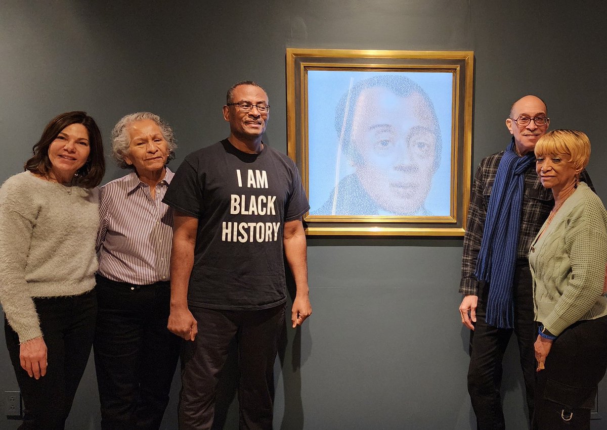 Met some new friends who wanted to know more about my art, a portrait of Bishop Richard Allen, AME Church founder. At The <a href="/NewarkMuseumArt/">The Newark Museum of Art</a>. #art #blackhistory #blackhistorymonth    #amechurch #iamame #revrichardallen #richardallen #blackart #blackartist