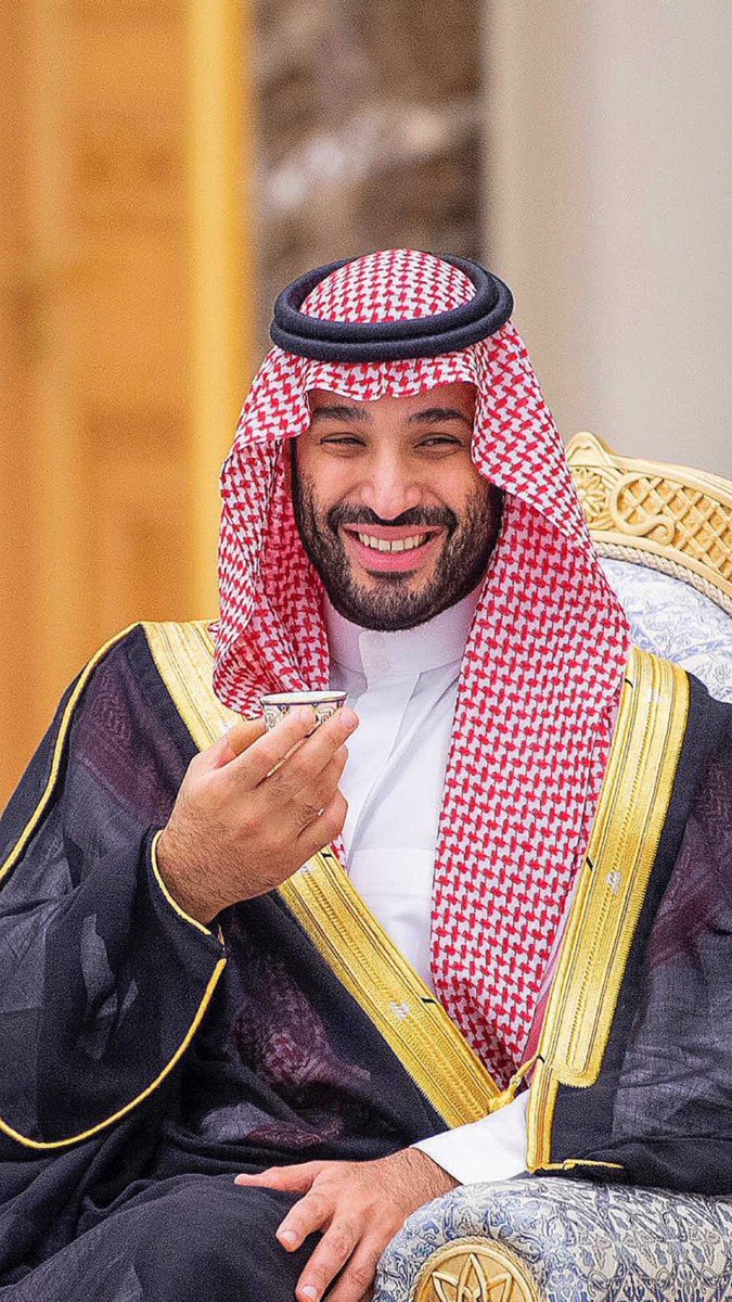 HRHMBNSALMAAN's tweet photo. صاحب السمو الملكي الأمير #محمد_بن_سلمان
القائد الاستثنائي حيث تجد أن أبناء الوطن:
-ينظرون له كمحفز لهم لأنه في كل لقاء أو اجتماع يفتخر بهم ويصفهم بأوصاف القوة والصلابة كما هم فعلًا .
-الشعب ينظر له كحاضر ومستقبل مشرق وصانع الاستقرار وقائد التغيير ويفتخرون به
 https://t.co/wKZ5k1adsB