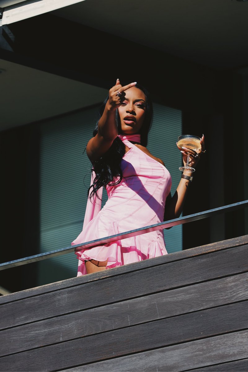 ayrastarr's tweet photo. I’m just a girl 💕🤭 https://t.co/uBKBhFCXYk