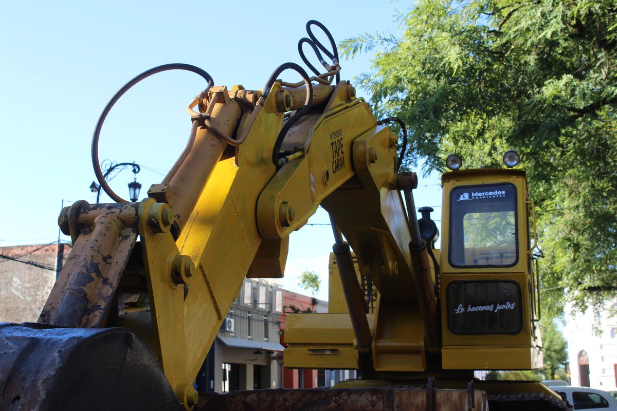tapecaramOK's tweet photo. 🚜Recuperamos de una excavadora oruga marca Tortone, inactiva por años en el predio de Obras Públicas.

Esta máquina será clave en el complejo ambiental municipal. La inversión no solo pone fin al período de desuso, sino que también impulsa el ahorro de costos.

#LoHacemosJuntos https://t.co/4jvHSoyaMd