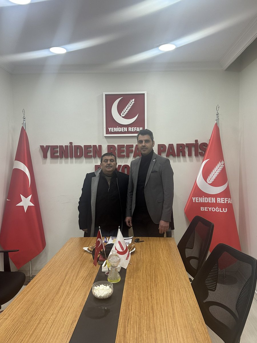 İstanbul Sivas Dernekler Federasyonu Başkanı Sn. Mesut ŞAT ve yönetimi ilçe merkezimizde bizlere başsağlığı ve nezaket ziyaretinde bulundu.

Nazik ziyaretlerinden dolayı değerli başkan ve yönetimine teşekkür ederiz.

<a href="/rpbeyoglu/">Yeniden Refah Beyoğlu</a>