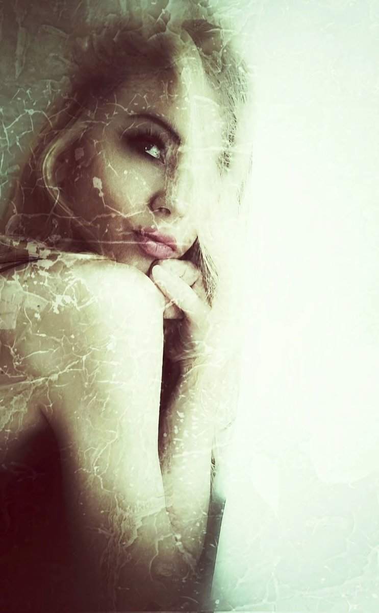 Gn ✨ 🖤
Just a quick note to say I've been a bit quieter lately...
Poor time management... 
But I guess I 'll be back with fresh energy soon!
 In the meantime, feel free to check out my latest collection
Art on #Solana 
Link below 🔻 
Sweet dreams! 💫