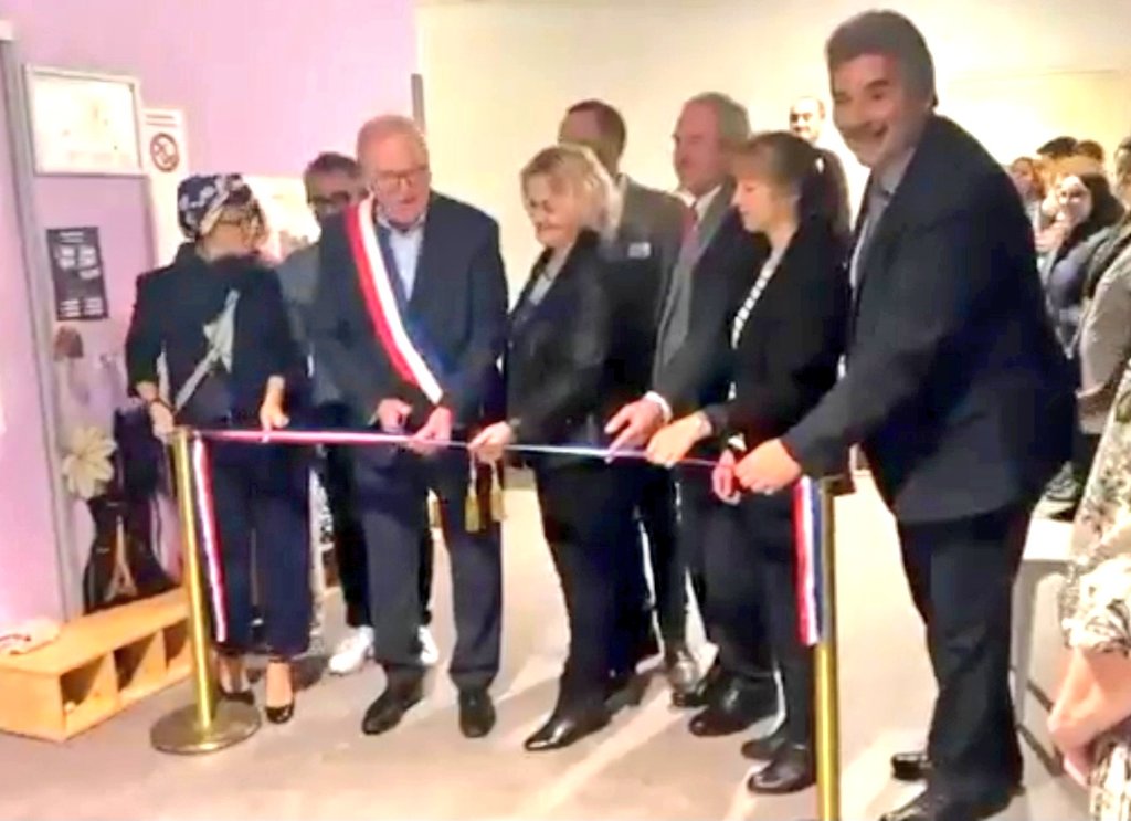 XavierPERICAT's tweet image. Ce soir, sympathique inauguration de la nouvelle crèche "Arc-en-ciel 🌈 avec @GMothron maire de @VilleArgenteuil et Fatiha Bacha, élue à la petite enfance, au Val d'Argent Nord. 
Un projet #AGAPI financé grâce à la CAF et au département du @valdoise👍