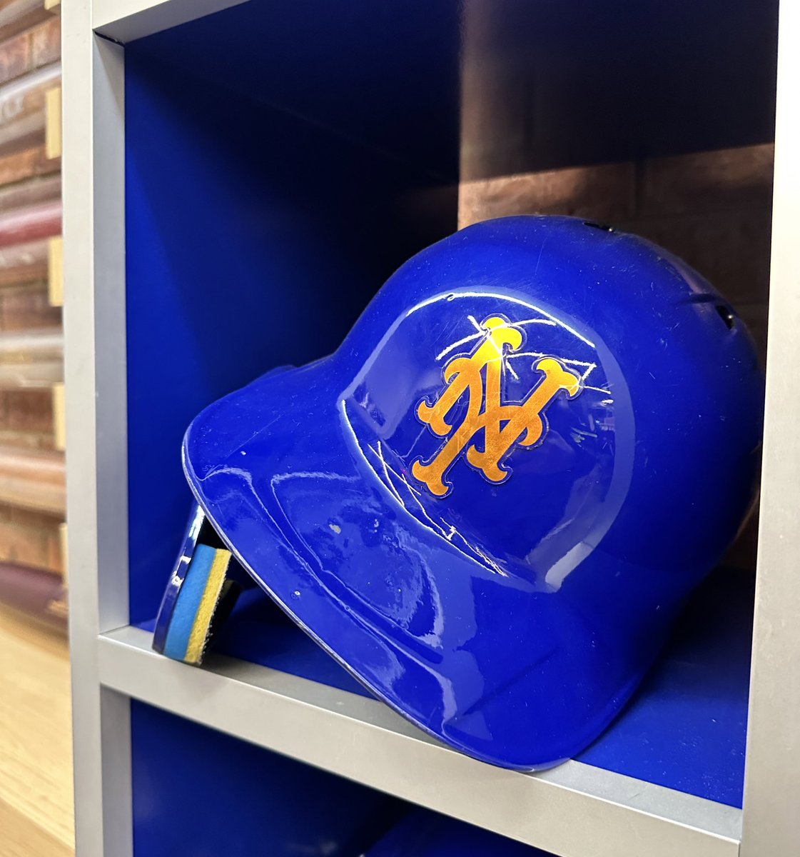 MetsMemorabilia's tweet image. While the @Mets players prepare for the start of the season in Port St. Lucie, the Amazin’ Memorabilia team is preparing for Opening Day at Citi Field! We can’t wait for home games in 2024! #Mets #gameused #memorabilia #lgm
