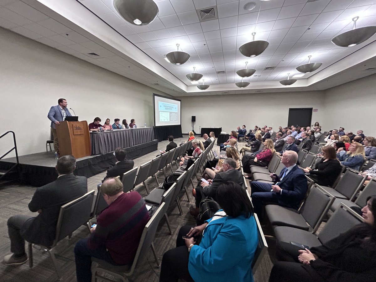 EdHidalgoSD's tweet image. ⁦@NerelWinter⁩ ⁦@BostoniaGlobal⁩ ⁦@AASAHQ⁩ #GoSanDiego powered by ⁦@davidmiyashiro⁩ ⁦@CajonValleyUSD⁩ #EveryChildEveryGrade #RIASEC #HumanProcess