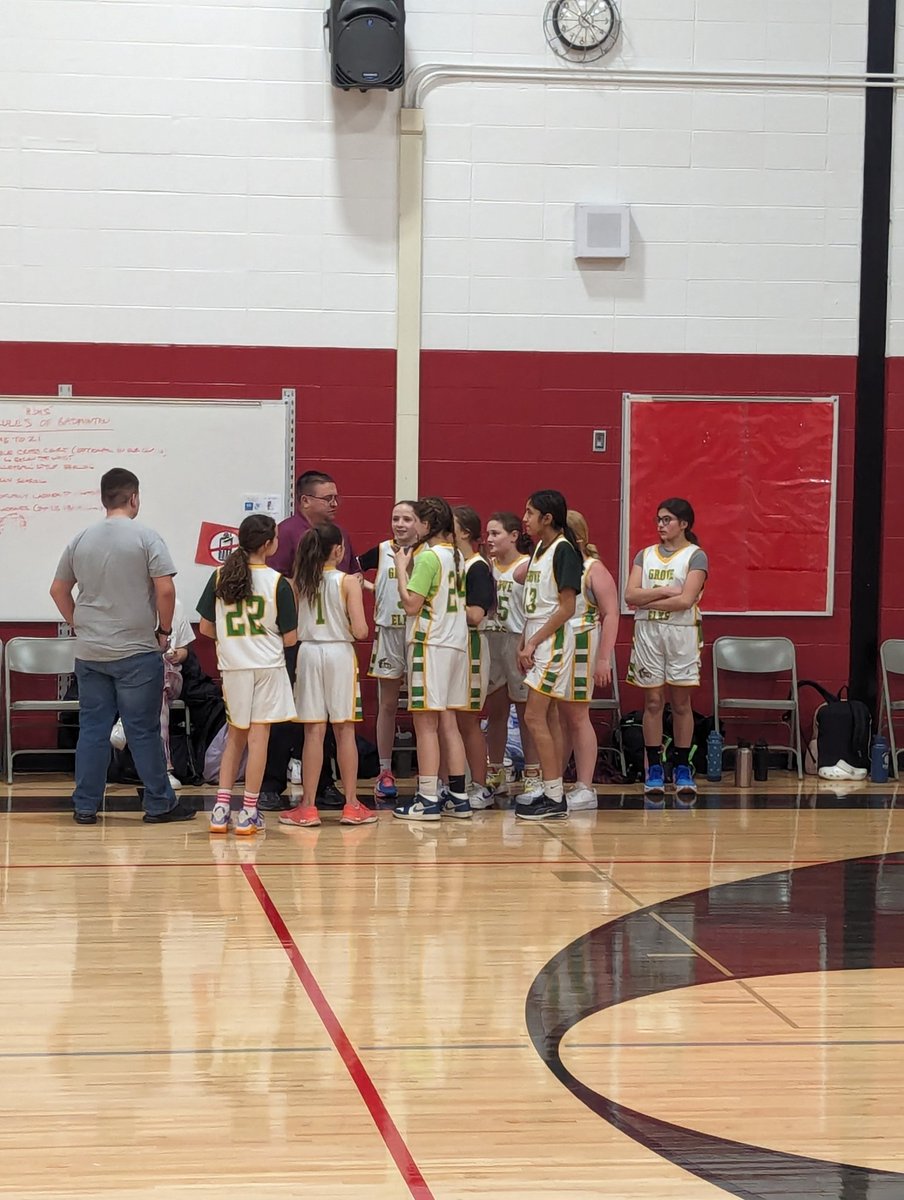 jstruebing28's tweet photo. Fun afternoon watching @D59Grove 6th grade basketball! https://t.co/VbDlZLZLKU