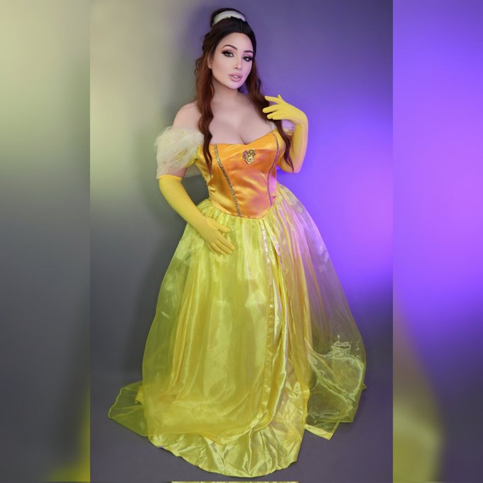 "Well, some people use their imagination"... 🌹  What's your favourite book? I've been reading Nightmares<a href="/tag/latexdesigner"class="tags"><span>#latexdesigner</span></a>