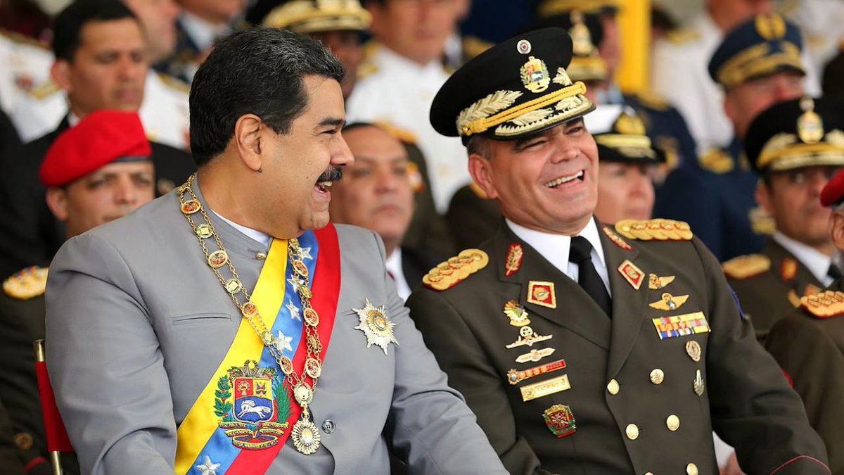 GobBoliv_Bnas's tweet photo. #Noticia 🗞 | Designan al G/J Vladimir Padrino López como Padrino del 1×10 del Buen Gobierno para #Barinas

Leer más: https://t.co/hwCpqXyeKp https://t.co/LbcW1oYdSG