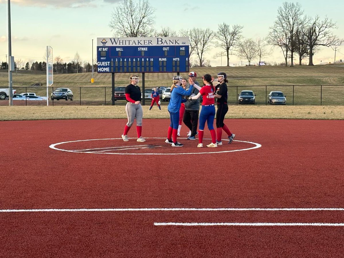 mercerladytitan's tweet photo. First practice of the season was a success! We are so proud of all of our girls and excited to see what this season holds. Go Titans! WE’RE COMING! #sowhatnextpitch #outworkouthustleoutlast #werecoming https://t.co/PTkeWMz18S