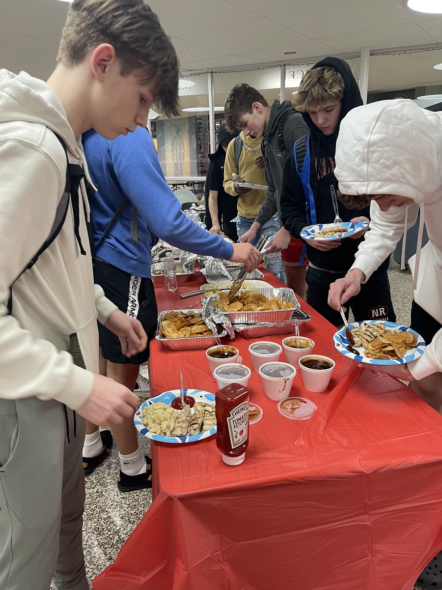 NRLionsBBall's tweet photo. A big thanks to @NabihDavid and Butterbees for a great program dinner ahead of our final regular season game tomorrow night! 

Go Lions‼️ #WeAreNR https://t.co/rJrFf23TSK