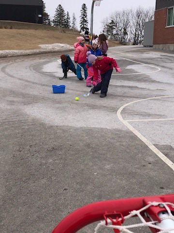 EastCitySchool's tweet image. Winter Carnival at KECPS included curling, an obstacle course, a relay, snow snake, freeze dance and mini-stick hockey! Our Grade 5/6 French Immersion students were incredible leaders for this school wide K-8 experience! #LearningToLead