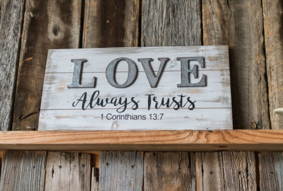 Our Daily Nurture (Elementary):
“It bears all things, believes all things, hopes all things, endures all things.”
1 Corinthians 13:7

«Elle excuse tout, elle croit tout, elle espère tout, elle supporte tout.»
1 Corinthiens 13:7 

➡️ bit.ly/TCDSBDaily 

#TCDSBwithChrist