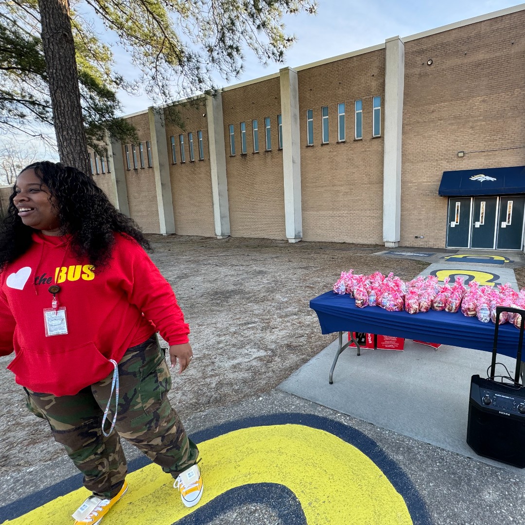 CumberlandCoSch's tweet photo. 🚌💖 Board of Education Chairwoman, Deanna Jones, stopped by the Cape Fear district to capture some special moments with our staff during Love the Bus/Bus Driver Appreciation Week! #BusDriverAppreciationWeek https://t.co/D9qQPWQkOj