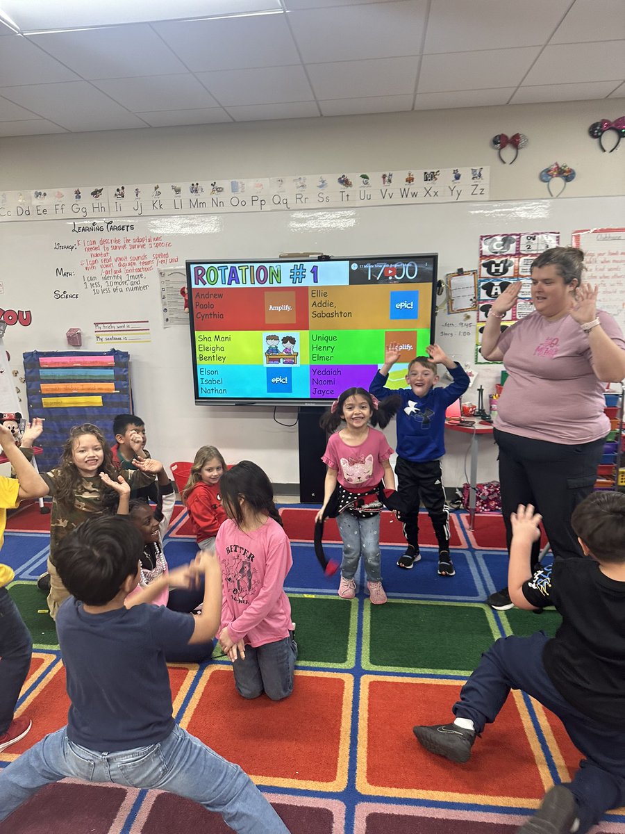 SMCISDInnovates's tweet photo. The #HallOfFangs Prize Patrol was busy today!🏆 Coming soon to a campus near you! 👀 @SM_Academics @SMCISD_AVID @Travis_SMCISD @HernandezSMCISD @DeZavalaSMCISD @bowiechamps @GoodnightSMCISD @MendezKids1st https://t.co/uY4bpWSqfz