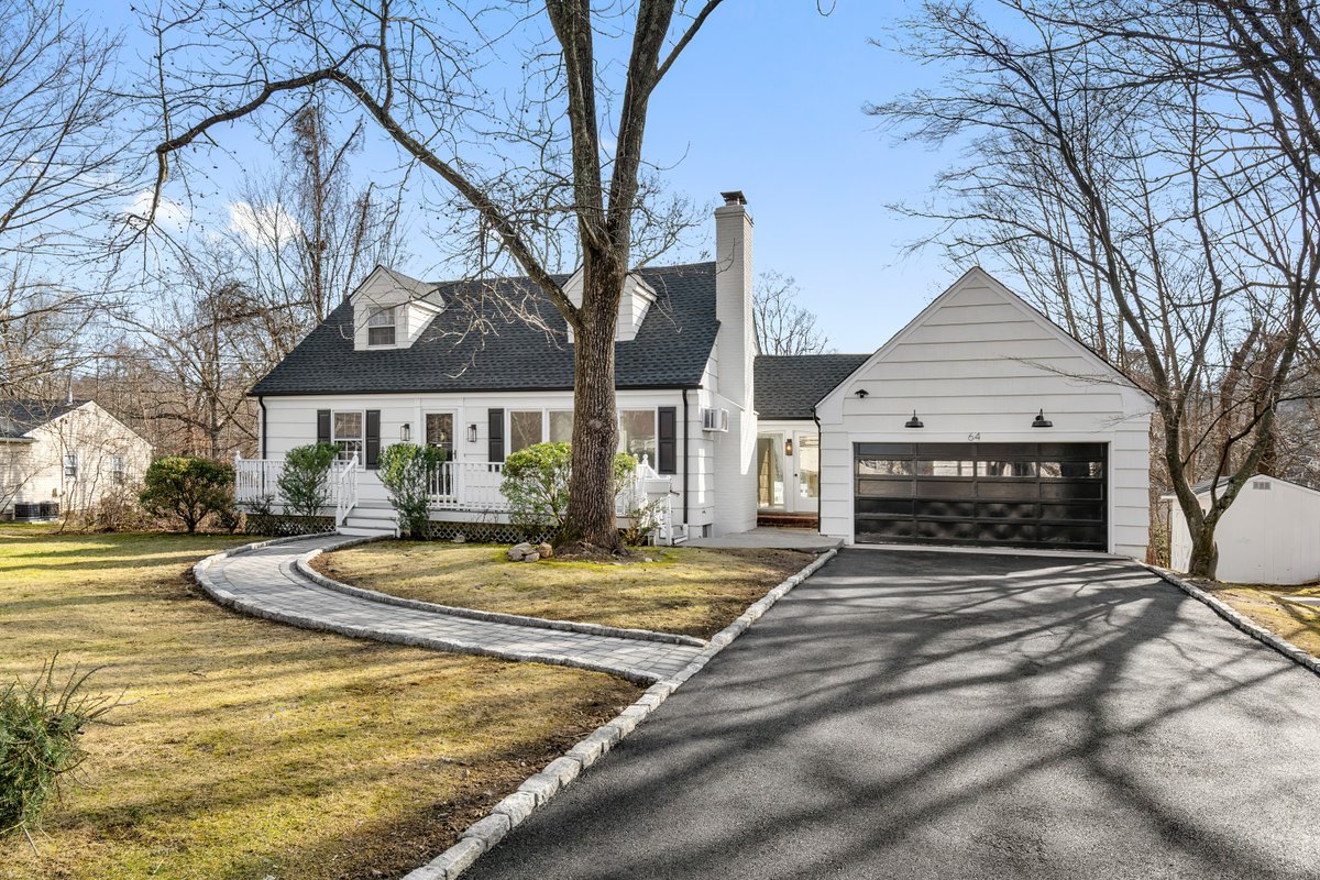 YHSGR_Besmatch's tweet image. Exclusive Unlisted Property Alert! 🏡

🔑 Rare Opportunity: 4 Large Bedrooms, 2 Full Bathrooms, Cozy Fireplace!
🏘️ Prestigious Neighborhood
- Join Our VIP Buyer Program for Access to Off-Market Gems!
 Call 917-779-0292 for a Private Showing &amp;amp; More!
 #ExclusiveProperty #VIPBuyer