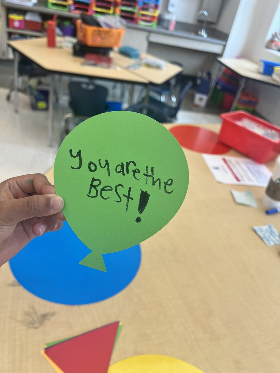 ms_grinham's tweet photo. Bringing kindness to others at CBES! We 💜 Kindness Week! #FabulousFirsties https://t.co/c8Q9mQLN5C