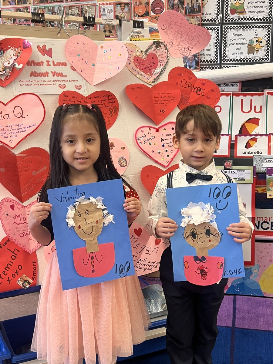 Maestrajenn's tweet photo. We are “100 Days Smarter.” #SmartCookies #100yearsold #crafts #accountabletalk @School5Yonkers @PtaSchool5 @YonkersSchools https://t.co/xD0QIT6lv3