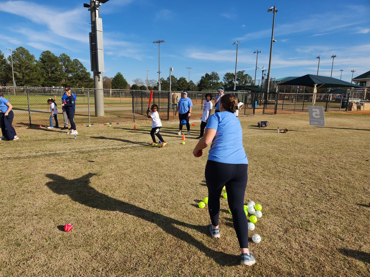 NFCAorg's tweet photo. LOVED this! What a fun afternoon with @PlayBall, some local kiddos, @JURoyalsSB &amp; @Webber_softball.

We are energized to start the 2024 NAIA Leadoff Classic tomorrow. Let's PLAY BALL! 🥎

#NFCALeadoffClassic https://t.co/A9nqyHhzJw