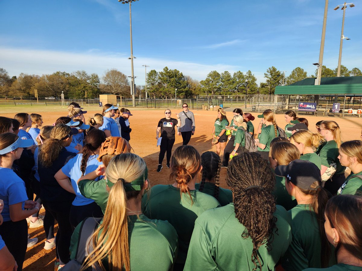 NFCAorg's tweet photo. LOVED this! What a fun afternoon with @PlayBall, some local kiddos, @JURoyalsSB &amp; @Webber_softball.

We are energized to start the 2024 NAIA Leadoff Classic tomorrow. Let's PLAY BALL! 🥎

#NFCALeadoffClassic https://t.co/A9nqyHhzJw
