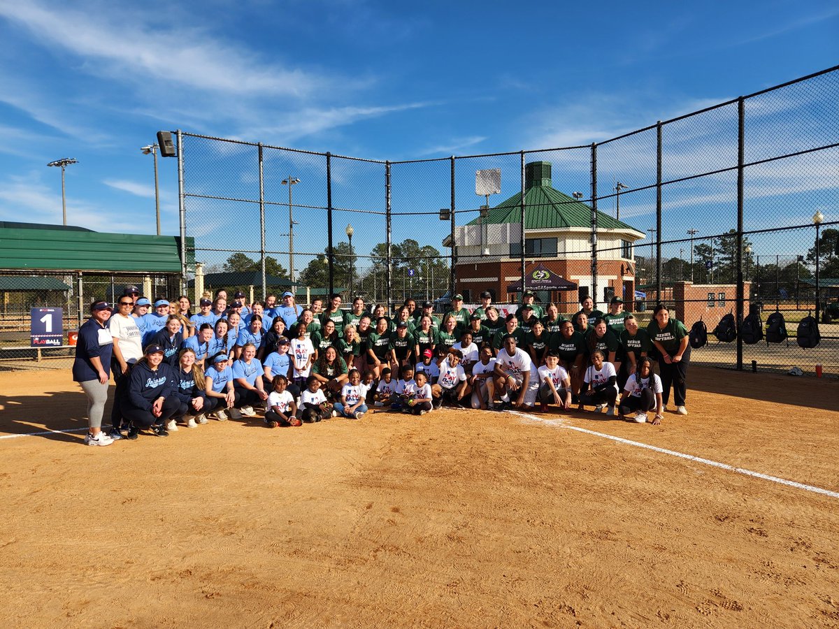 NFCAorg's tweet photo. LOVED this! What a fun afternoon with @PlayBall, some local kiddos, @JURoyalsSB &amp; @Webber_softball.

We are energized to start the 2024 NAIA Leadoff Classic tomorrow. Let's PLAY BALL! 🥎

#NFCALeadoffClassic https://t.co/A9nqyHhzJw