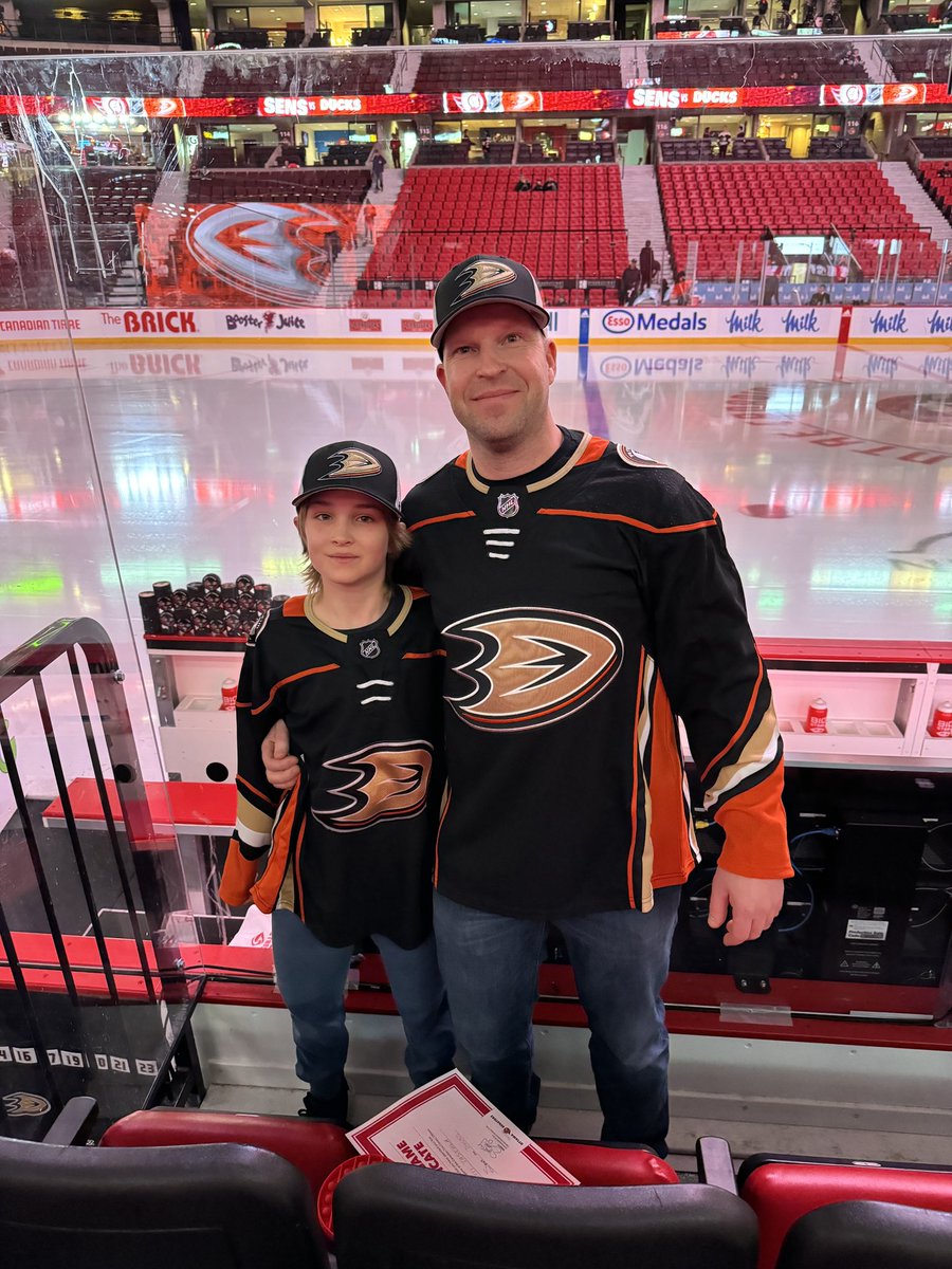 Your signs in Ottawa 🧡

#FlyTogether