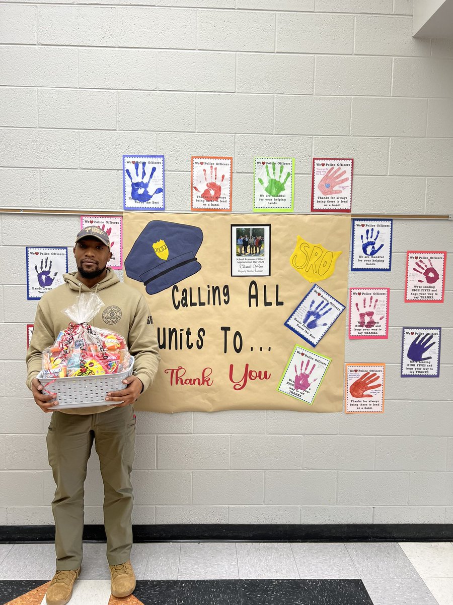 Dr_JSanders's tweet photo. Happy National SRO Appreciation Day to our very own Deputy Walter Lamar! We are so thankful for his unwavering dedication &amp; hard work towards keeping our school community safe. Thank you, Deputy Lamar, for all that you do for us in Red Devil Nation! #BetterTodayGF @ChesterSheriff https://t.co/3rp4joB1LO