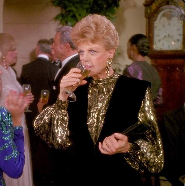 JBFletcher25's tweet image. Cinque cellulari nella tuta gold
Baby non richiamerò