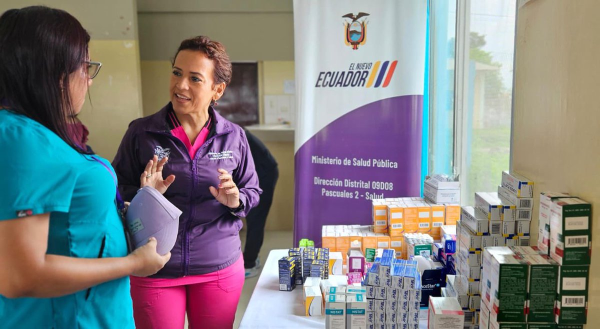 Salud_Guayas's tweet photo. Con el objetivo de dar atención médica en el Rcto. #SábanaGrande de #Progeso; el personal del #Distrito09D08 brindó los servicios de: Medicina general, odontología, obstetricia y vacunación.
Además contamos con la presencia de @DraAleSantillan, directora Distital de @Salud_ec. https://t.co/PvbXbhyxM4