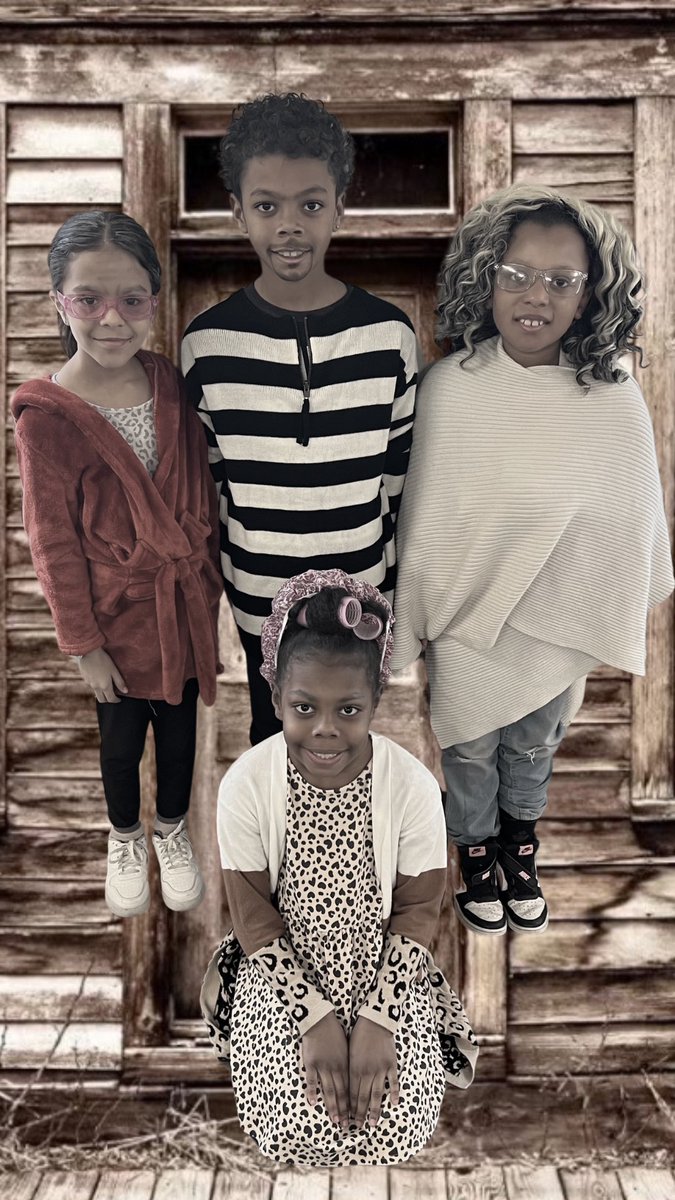 HMC1_Compass's tweet photo. It’s hard to believe that we’ve reached “100 Days of School.” 🚌 A few of the Compass kiddos came with their 100 years-old gear and makeup. Go team Compass! @HMC1Proud #100daysofschool https://t.co/J7ZrZcbiQS