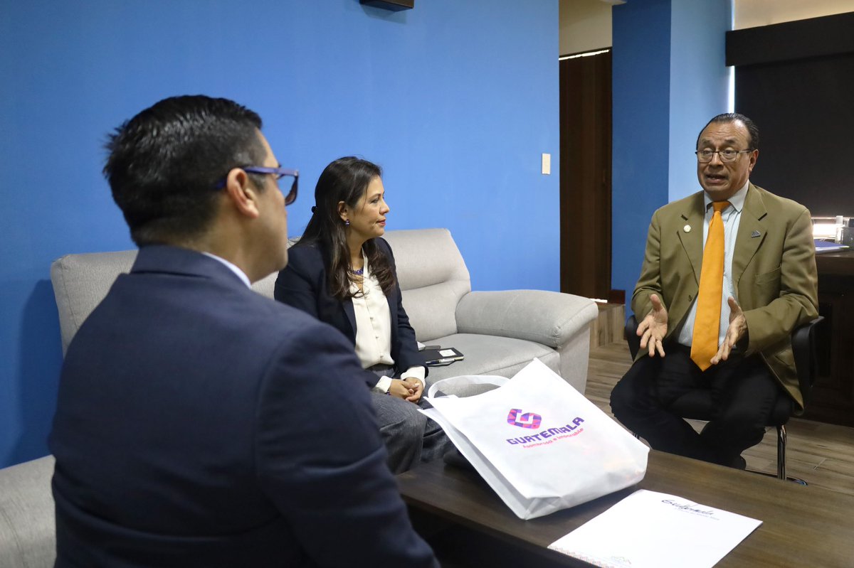 CIV_Guatemala's tweet photo. Durante la reunión entre Axel Bautista, Viceministro de @civ_guate y Ericka Guillermo, subdirectora general de @inguatoficial, se lograron avances significativos para fortalecer la infraestructura turística a nivel nacional. https://t.co/1TFes0XnUp