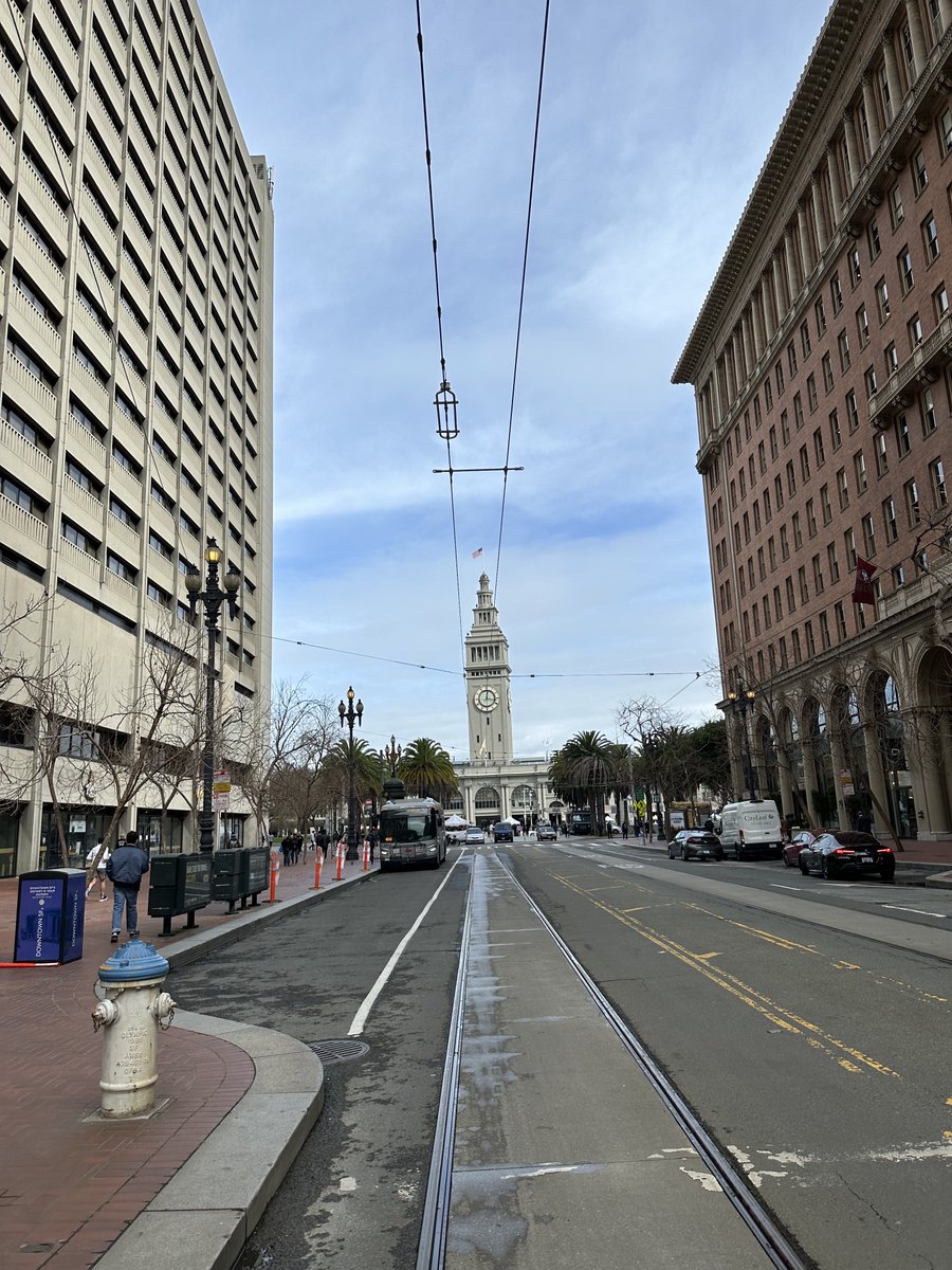 Back in SF for the San Francisco Writers Conference #SFWC24 - it's my 15th(!) year & is always one of my favorite events. I'm leading a marketing masterclass tonight & then a full day of brand audits & presentations tomorrow. Excited to see a bunch of @SFWC friends ~ old & new