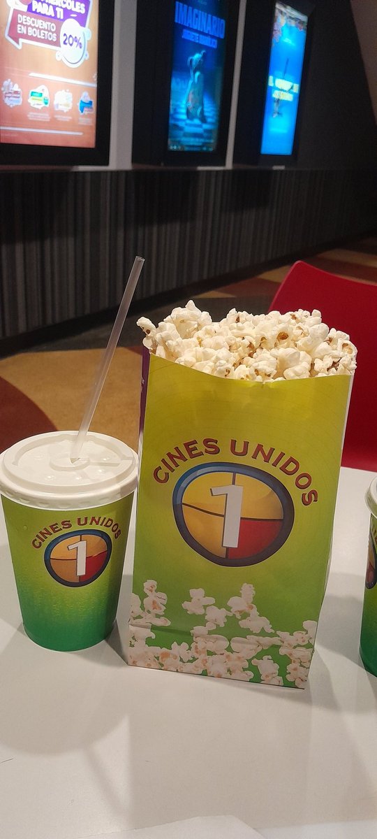 etisanjoseobrer's tweet photo. Agradecidos con @CinesUnidos galería Paraíso, por su apoyo a la estrategia motivacional para nuestros estudiantes. @FeyAlegriaVE @CaracasVFyA incluyendo combo de cotufas. #Gracias https://t.co/GVjE9m08iE
