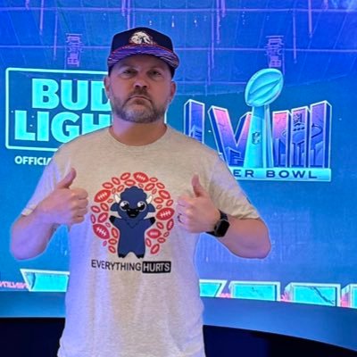 SportsSushi's tweet photo. LIVE in less than 90m...

The Difference Between Good and Great
Guest: @DelReid  (#BillsMafia/@26shirts Founder, 2023  @BuffaloBills FOY)

Fresh off his trip to the Super Bowl we'll be talking about, where is line between good and great in sports? https://t.co/rB0ULQKdwy