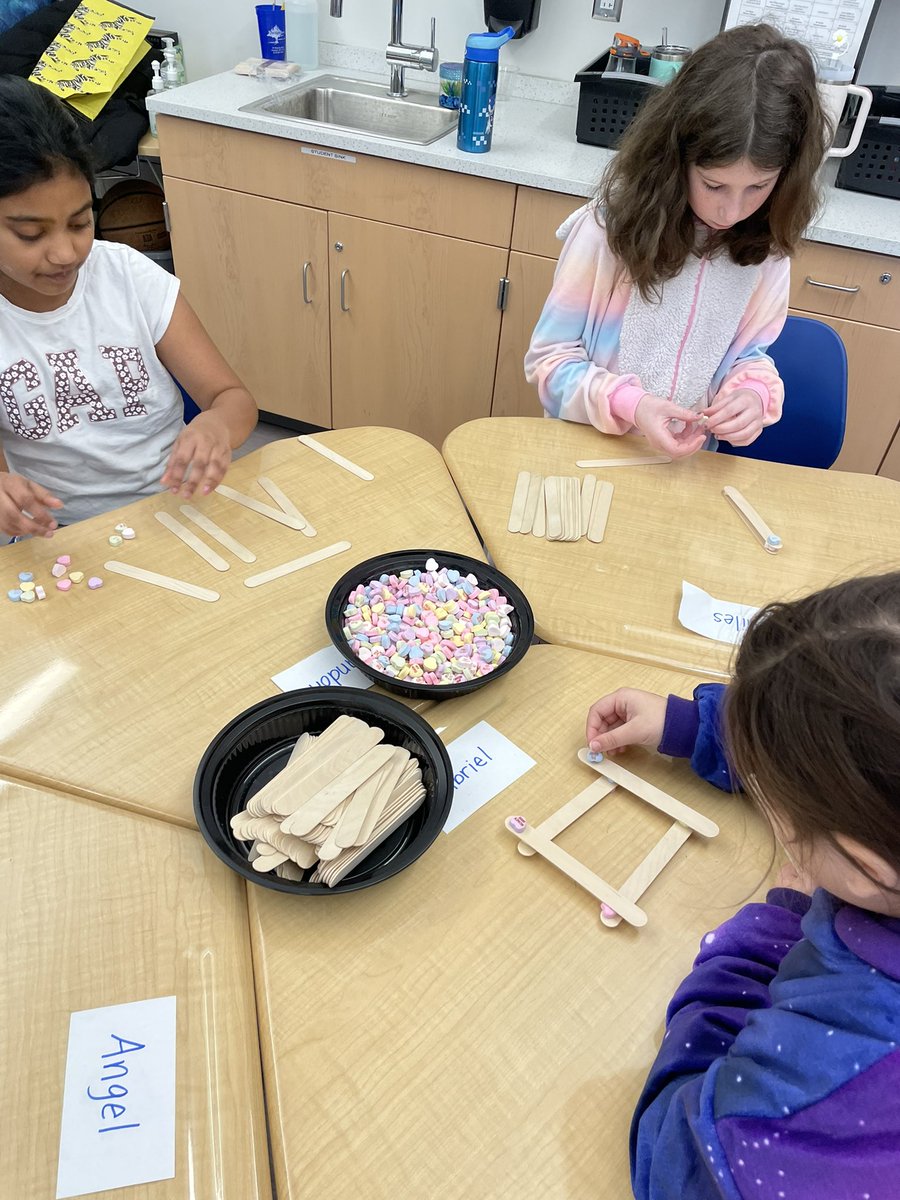 mrs_jordan_4's tweet photo. We had a great morning doing some Valentine themed STEAM projects. Thanks to two of our moms for coordinating all of these activities! #fourthgrade #steamchallenge https://t.co/1D6Tj1HRAe