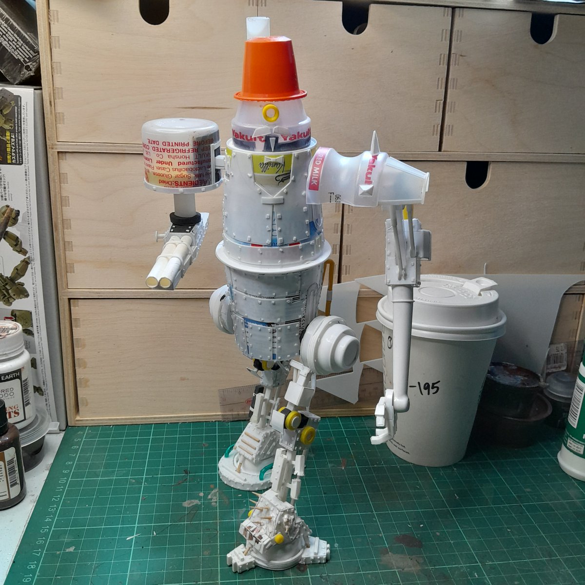 warppainter's tweet photo. #bigbotbash for Bangarang in the Gutterlands :) #Mecha #Grime #grimdark #Hobby #miniaturepainting #hobbyhealth #miniatureart #art #bigbotbash #chill #bangaranginthegutterlands #kitbash #scracthbuild #crafting #Battletech #dungeonsanddragons https://t.co/OE6iYDfEvw