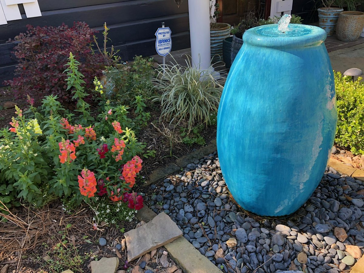 sterling_design's tweet photo. Adjust watering based on rainfall. Monitor local rainfall patterns and adjust your watering schedule accordingly. If there has been significant rainfall, you may need to reduce or skip watering sessions to prevent overwatering. https://t.co/9gKEWnJoa4