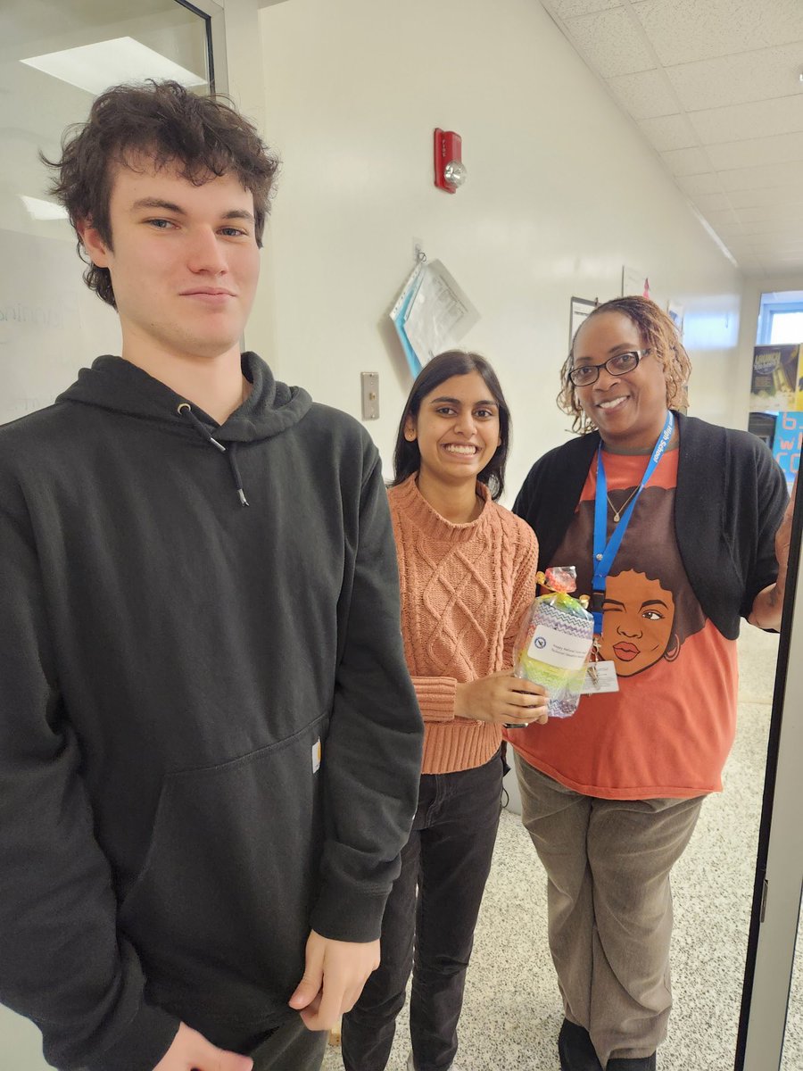 senorajenmorris's tweet image. February is Career &amp;amp; Technical Education Month. @LandstownEagles has some of the best @TCE_VBCPS teachers within @vbschools. Thank you @starbucks for your generosity to give our teachers beautiful and cool cups. #CTEMonth #EagleEngagement