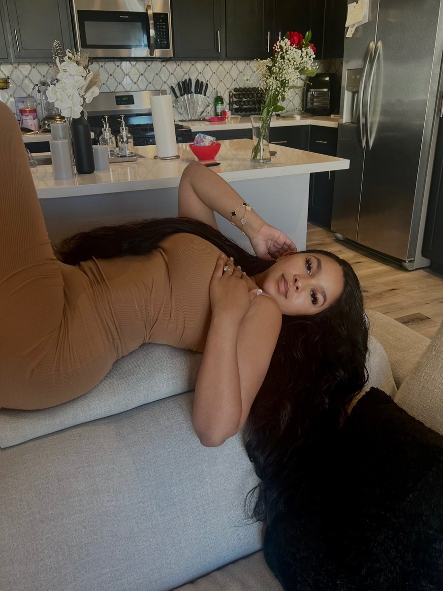 imdeannaa's tweet photo. Mommy of 2🤍 https://t.co/4ciQZ7IdWl