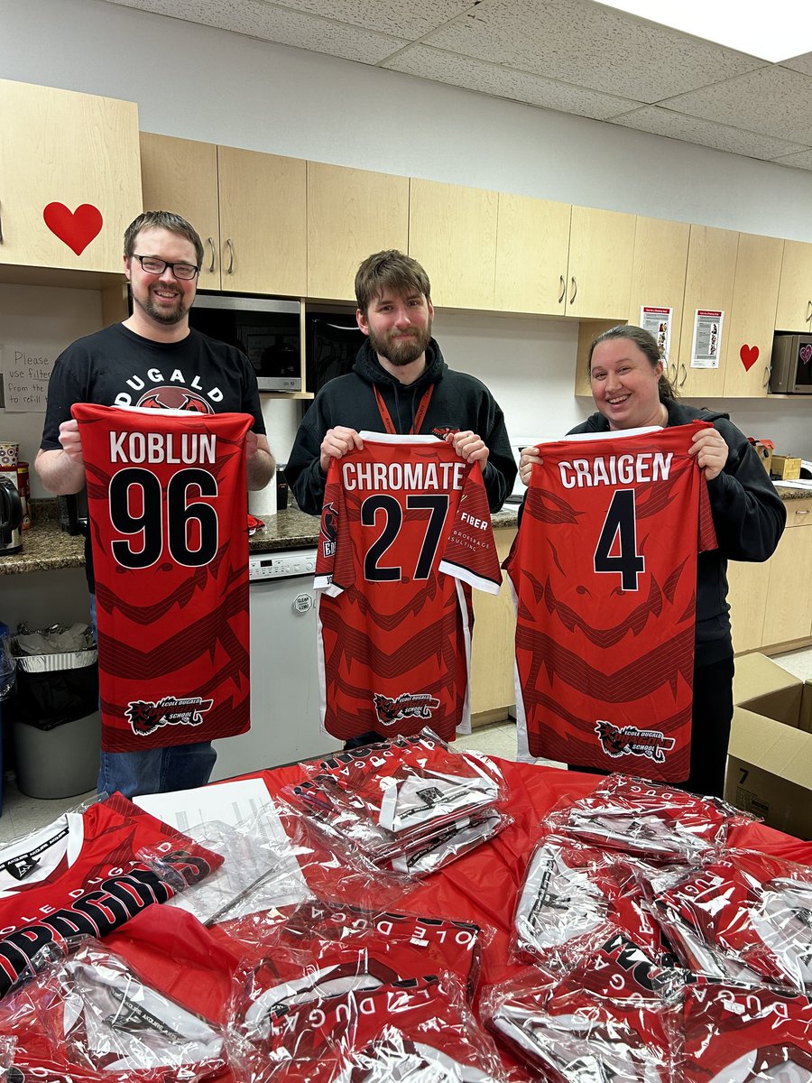 They are here!!!  Massive W to <a href="/ValleyFiberLTD/">Valley Fiber</a> and Thom Brokerage &amp; Consulting for their support.  They look awesome!  Our students have been wearing them all day. They feel at home.

Thank you for supporting scholastic esports in Manitoba.

#esportsedu #MSEA_gg #EDSDragons