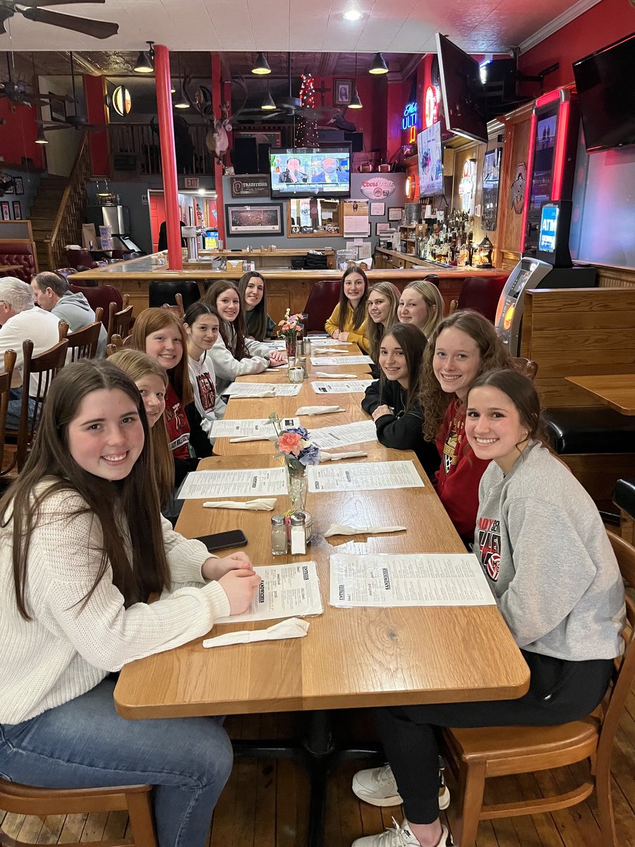 MCNoles's tweet photo. We would like to thank Traditions for hosting a meal for our Girls Basketball team this afternoon! #OneTeamOneCommunity #GoNoles https://t.co/aTapRnEnSa