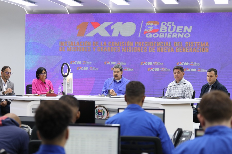 mippci_ven's tweet photo. 📢¡𝐀𝐬í 𝐥𝐨 𝐃𝐢𝐣𝐨!🇻🇪
Pdte. @NicolasMaduro: La Revolución Bolivariana tiene dos grandes enemigos: uno es el imperialismo norteamericano, enemigo de las causas justas de los pueblos y otro es la indolencia criminal, la negligencia criminal de burócratas. https://t.co/bwRktq1SGX