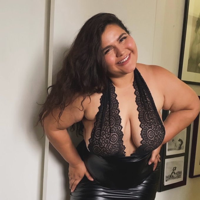 Can I be your thick latina girlfriend? Apply here https://t.co/TuyErCOaNM https://t.co/ciLPQpazn8<a href="/tag/mvsales"class="tags"><span>#mvsales</span></a>
