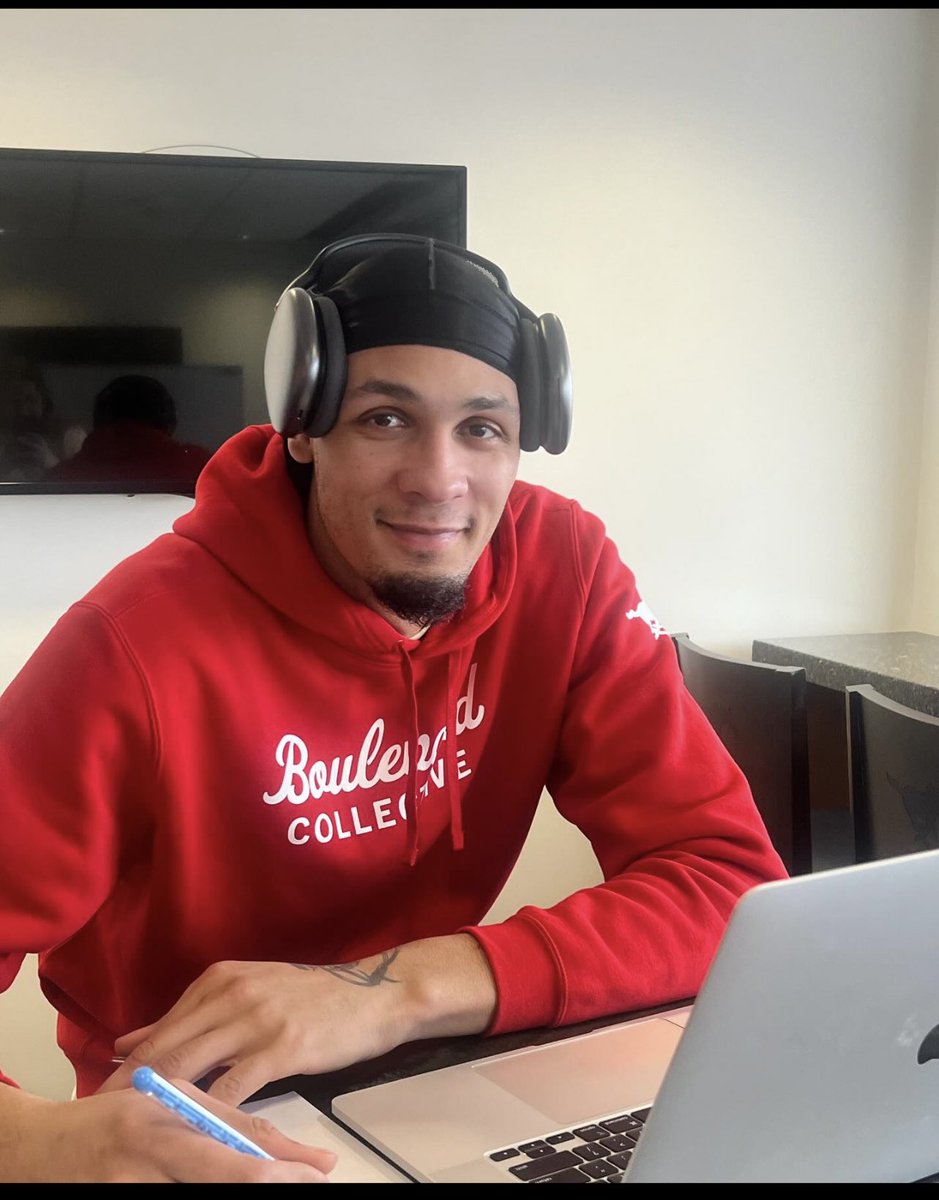 Xavier Foster tweet media